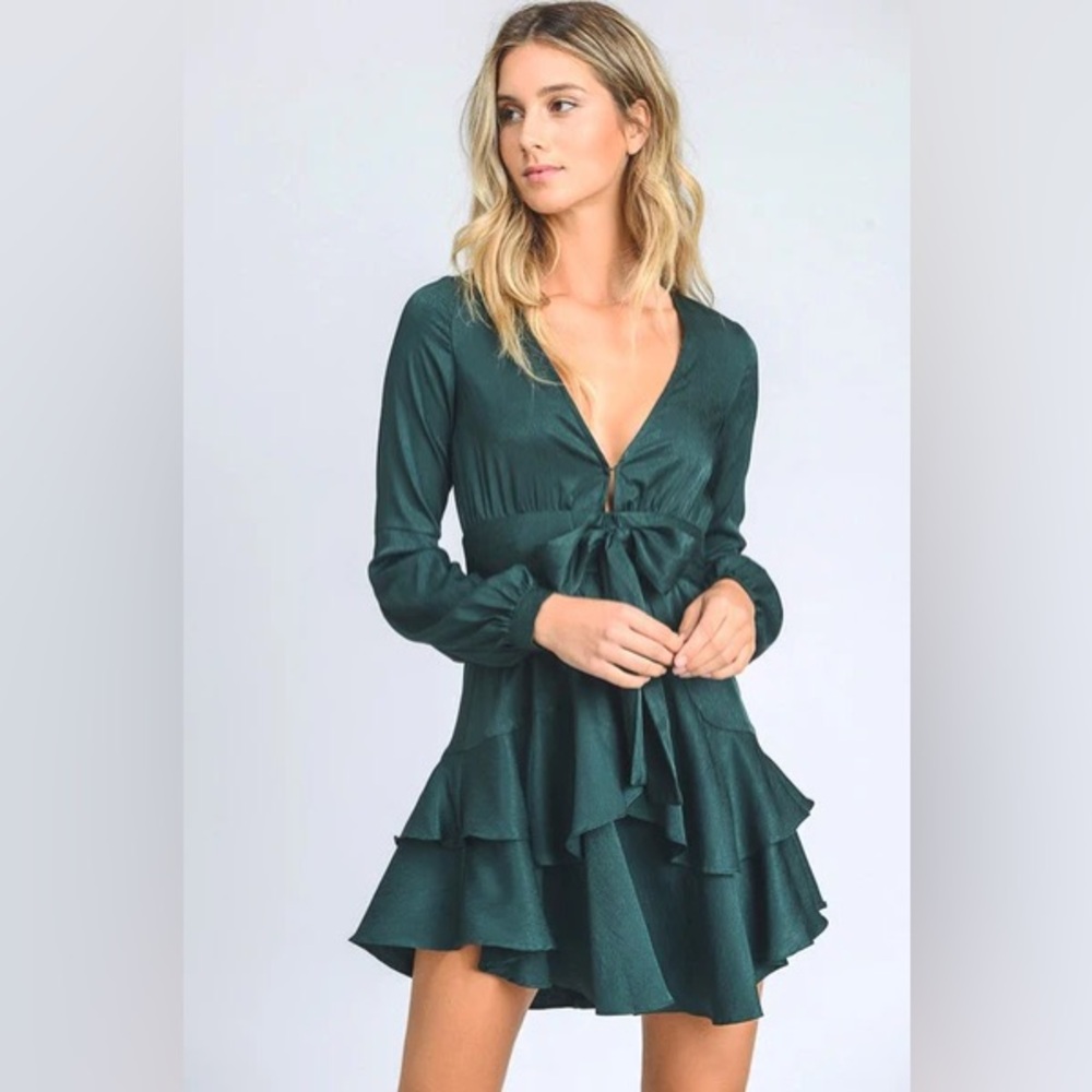 **Emerald Storia Brand New Dress with Tags! 🌟**
